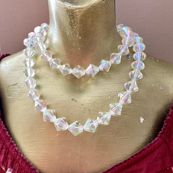 Beautiful Chunky Long IRIDESCENT Beaded Strand NECKLACE - Picture 5 of 5